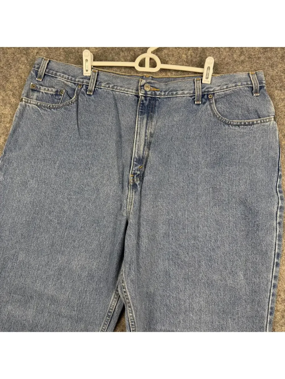 Levi’s 550 Women’s Relaxed Fit Tapered Leg Light Wash Blue Jeans Size 24S 29”